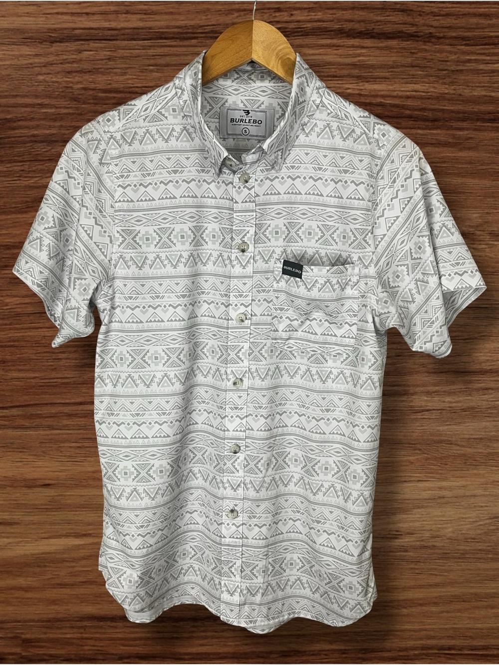Burlebo Short Sleeve Button Up Shirt Performance Stretch Aztec Print Size Small - Picture 1 of 7